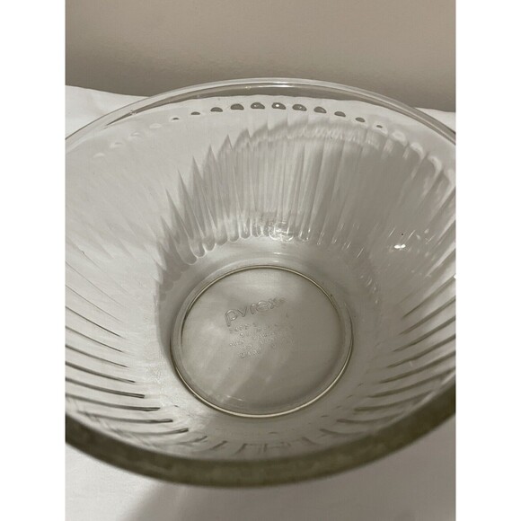 Pyrex 7402 Glass 6 cup Mixing Bowl - Clear - Picture 4 of 9